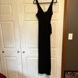 Le Lis Black Maxi Dress